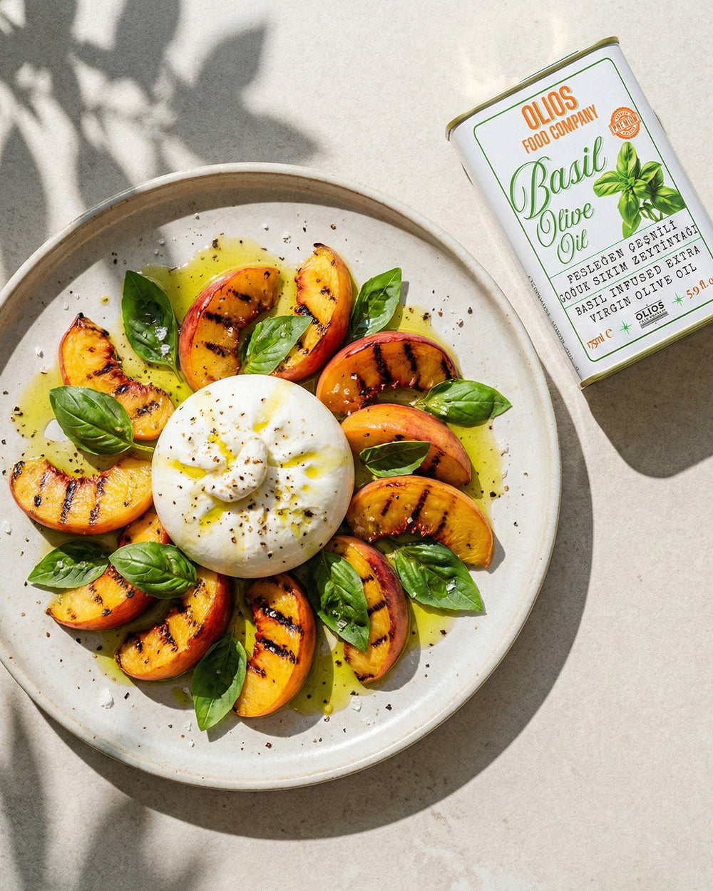 Yazı Getiren Lezzet: Şeftalili ve Fesleğenli Burrata